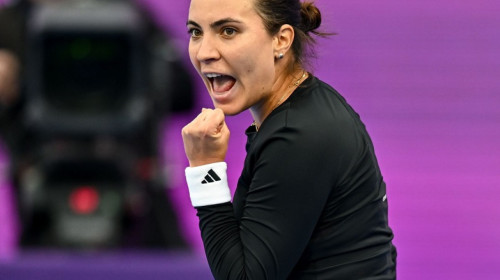 Gabriela Ruse - Magdalena Frech 6-4, 6-4, în turul 2 de la Miami. Sorana Cîrstea a fost eliminată