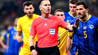 Neverosimil! Bosniacii fac scandal că UEFA nu l-a suspendat pe Makkelie, după penalty-ul cerut de România