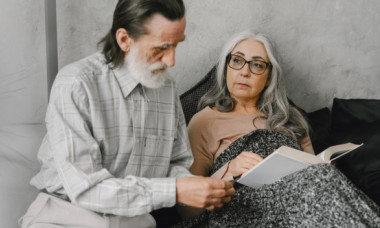 Care pensionari nu iau 400 lei ajutor la pensie în aprilie și nici bani pe cardul de alimente? De ce