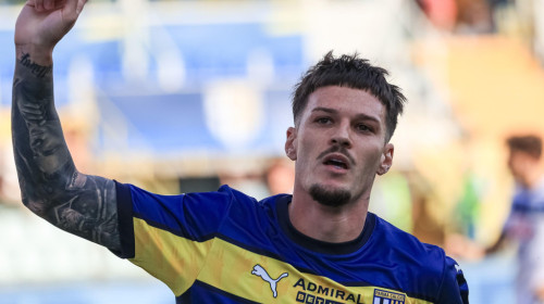 Dennis Man poate prinde transferul carierei! ”Un colos” și-a trimis reprezentanții la Parma
