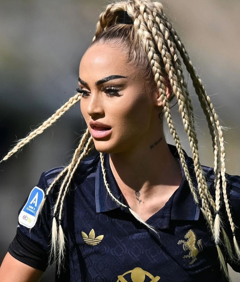 alishalehmann7_1732446683_3508339520522438376_242952535