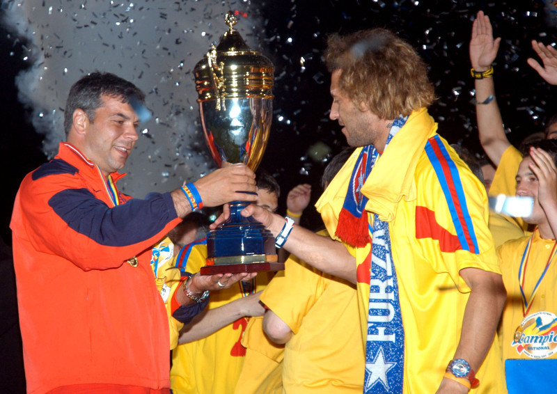 FOTBAL:FESTIVITATEA DE PREMIERE A ECHIPEI STEAUA BUCURESTI-CAMPIOANA ROMANIEI EDITIA 2005-2006,DIVIZIA A (7.06.2006)