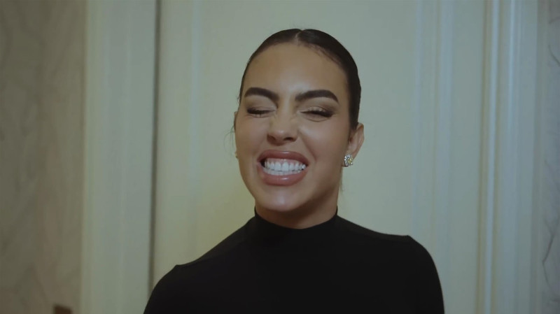 Georgina Rodríguez gives a look behind the scenes during Paris Fashion Week