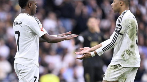 Xabi Alonso a ales dintre Kylian Mbappe și Vinicius Junior