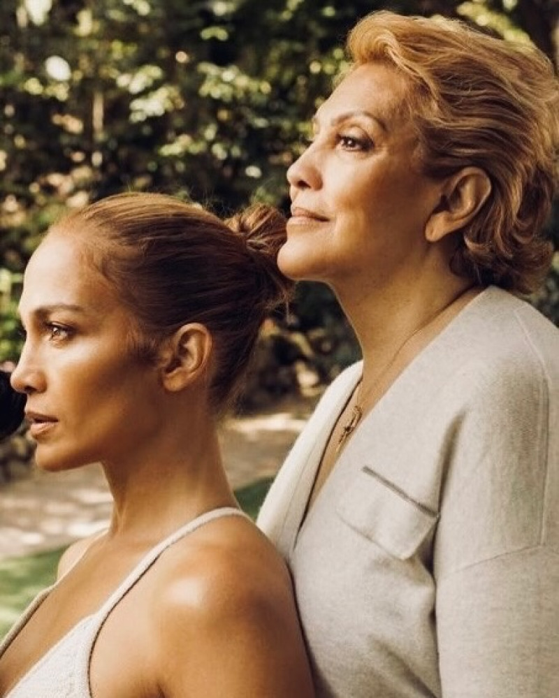 jlo_1741479953_3584116079741959095_305701719
