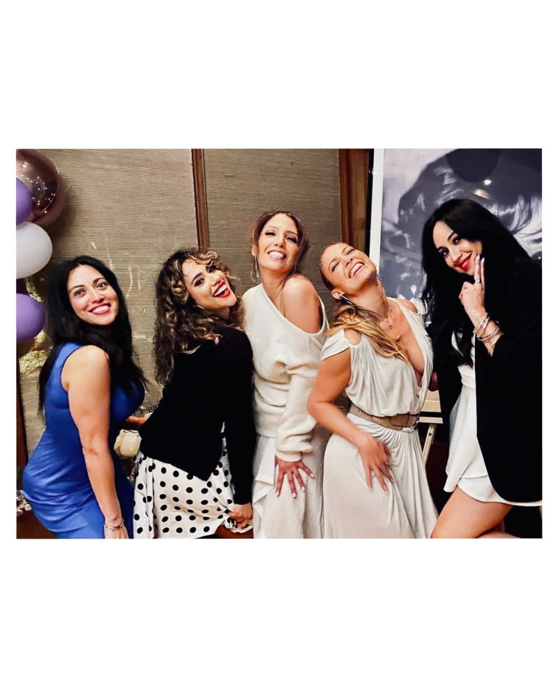 jlo_1741479953_3584116079834308380_305701719