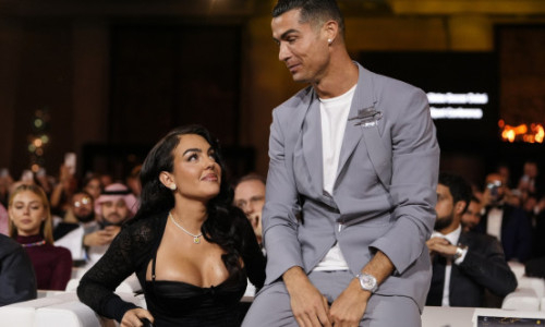 FOTO Cristiano Ronaldo nu s-a putut abține, după ce sute de oameni au apărut la biserică pentru nunta lui cu Georgina