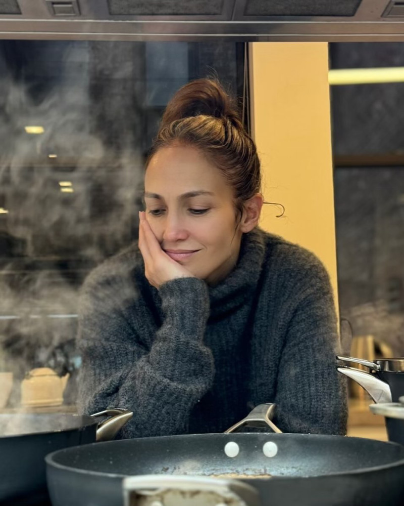 jlo_1711339184_3331276983420055610_305701719