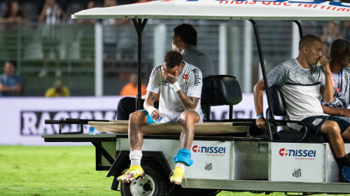 Neymar, urmărit de ghinion! Starul brazilian s-a accidentat și riscă să rateze meciurile naționalei