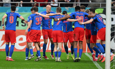 Primul 11 al FCSB pentru derby-ul cu Rapid. Cine e titularul U21 și pe ce post va juca Vlad Chiricheș