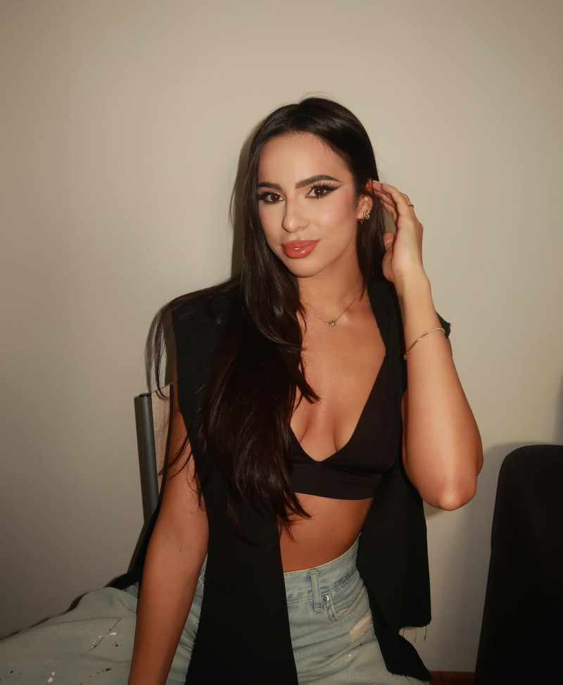 anemona.mircea_1743864639_3604120274103209002_1070081117