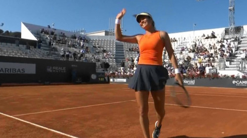 Emma Răducanu - Ekaterina Alexandrova 6-2, 6-2. Sportiva de origine română s-a calificat în turul 3 la WTA Roma