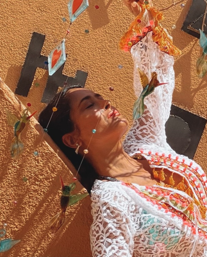 salmahayek_1728059885_3471540394198680818_1777628093