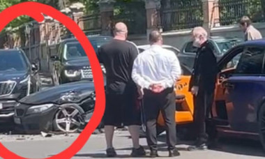 Cum arată maşina tamponată de Rolls-Royce-ul lui Gigi Becali. Parcă a lovit-o un tanc