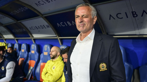 Ce lovitură: au bătut palma cu Jose Mourinho!