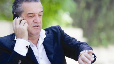 Gigi Becali n-a stat pe gânduri: i-a sunat imediat pe proprietarii mașinilor implicate în accident! "Bani cash!"