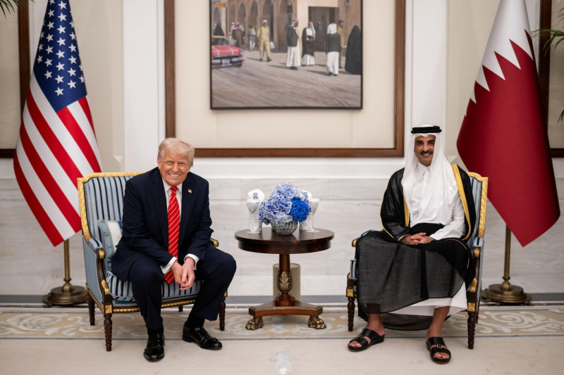 President Donald Trump poses for a photo with Amir of Qatar Sheikh Tamin bin Hamad Al Thani in Lusail Palace before an official State Dinner, Wednesday, May 14, 2025, in Doha, Qatar. (Official White House Photo by Daniel Torok)