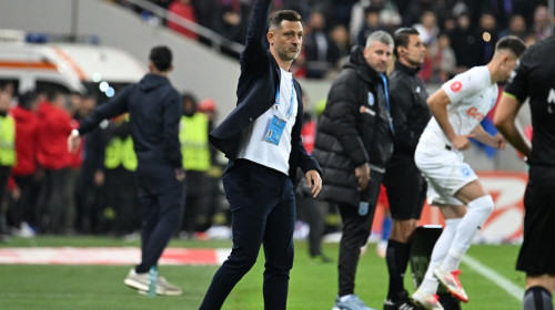 ”Mirel Rădoi / Este unul dintre noi!”. Cum a reacționat antrenorul după ce întreg stadionul i-a scandat numele