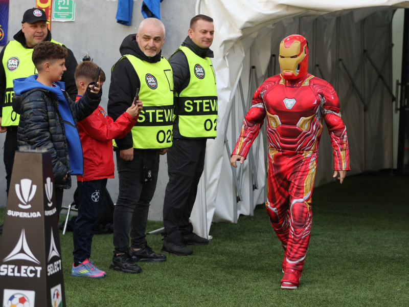 FOTBAL:FCSB-UNIVERSITATEA CRAIOVA, PLAY OFF SUPERLIGA SUPERBET (17.05.2025)