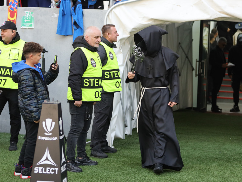 FOTBAL:FCSB-UNIVERSITATEA CRAIOVA, PLAY OFF SUPERLIGA SUPERBET (17.05.2025)