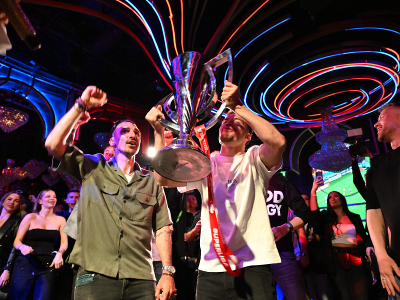 FOTBAL:SARBATOARE CLUB FCSB CASTIGAREA SUPERLIGII SUPERBET (17.05.2025)