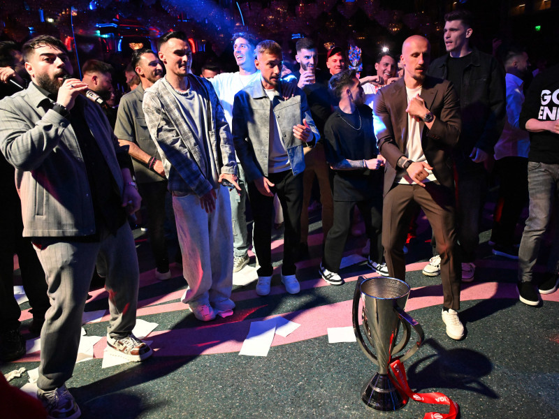 FOTBAL:SARBATOARE CLUB FCSB CASTIGAREA SUPERLIGII SUPERBET (17.05.2025)