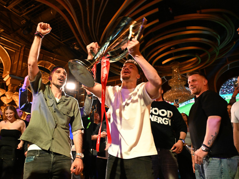 FOTBAL:SARBATOARE CLUB FCSB CASTIGAREA SUPERLIGII SUPERBET (17.05.2025)