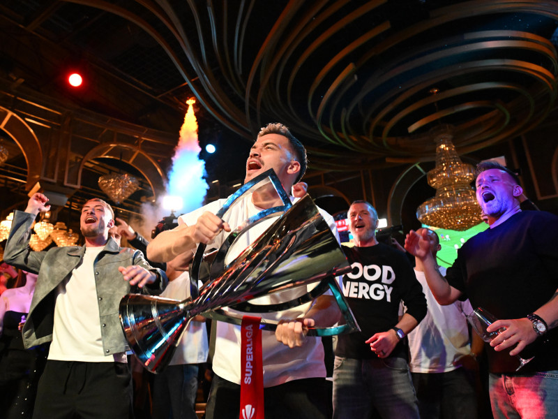 FOTBAL:SARBATOARE CLUB FCSB CASTIGAREA SUPERLIGII SUPERBET (17.05.2025)