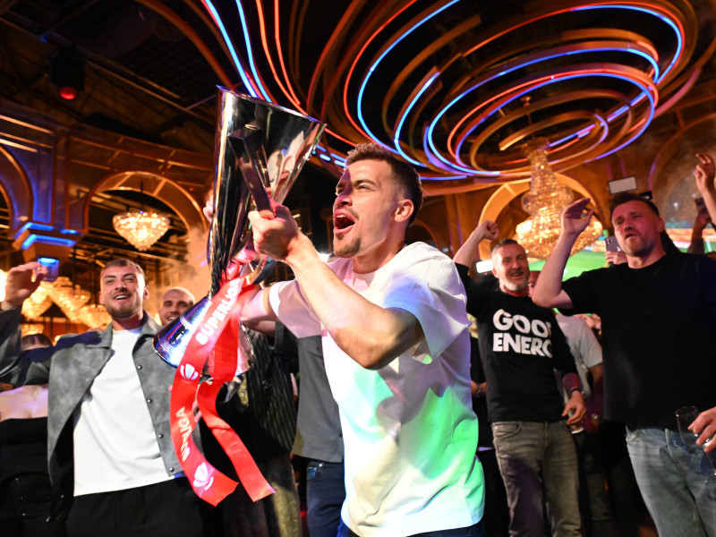 FOTBAL:SARBATOARE CLUB FCSB CASTIGAREA SUPERLIGII SUPERBET (17.05.2025)