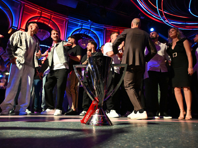 FOTBAL:SARBATOARE CLUB FCSB CASTIGAREA SUPERLIGII SUPERBET (17.05.2025)