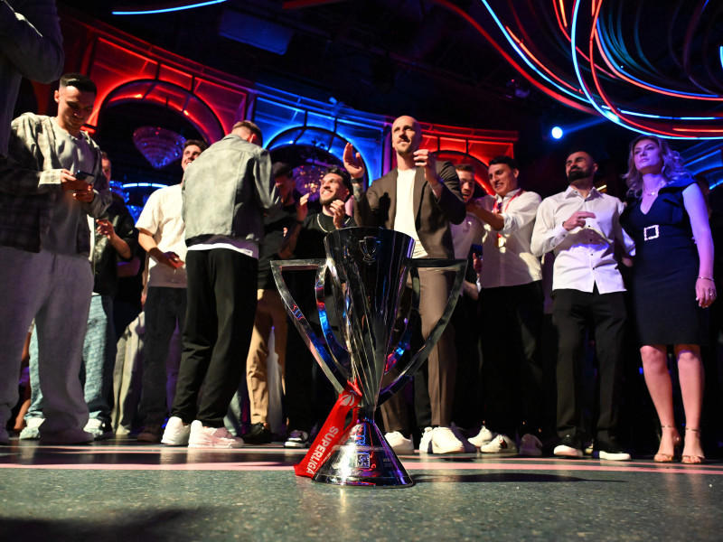 FOTBAL:SARBATOARE CLUB FCSB CASTIGAREA SUPERLIGII SUPERBET (17.05.2025)