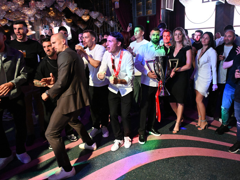 FOTBAL:SARBATOARE CLUB FCSB CASTIGAREA SUPERLIGII SUPERBET (17.05.2025)