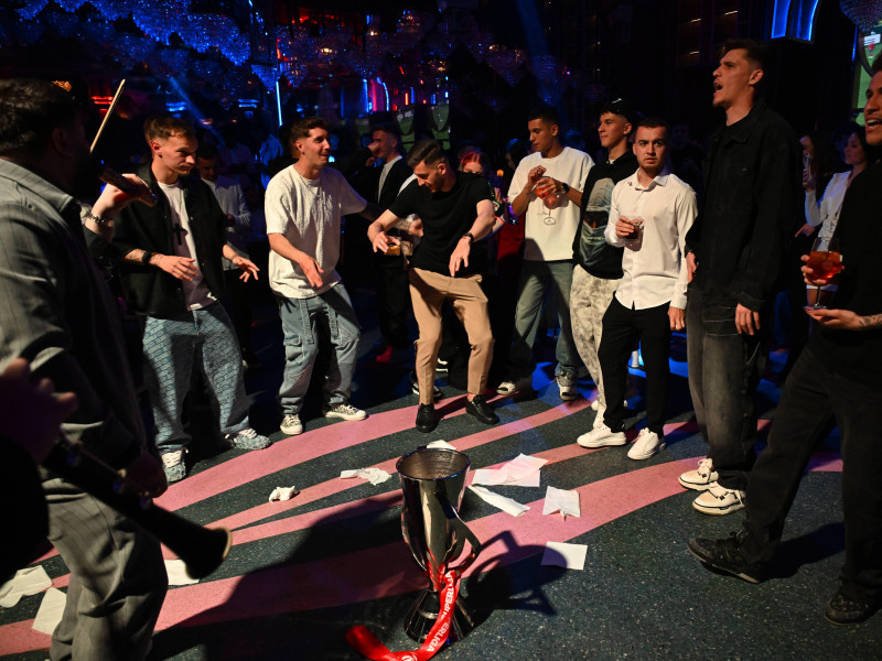 FOTBAL:SARBATOARE CLUB FCSB CASTIGAREA SUPERLIGII SUPERBET (17.05.2025)