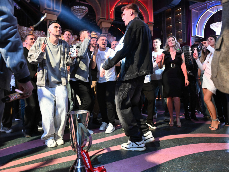 FOTBAL:SARBATOARE CLUB FCSB CASTIGAREA SUPERLIGII SUPERBET (17.05.2025)