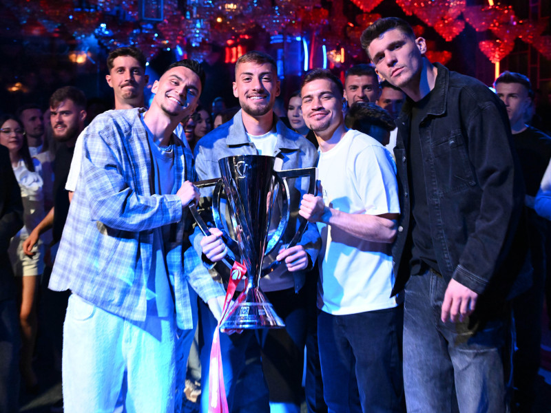 FOTBAL:SARBATOARE CLUB FCSB CASTIGAREA SUPERLIGII SUPERBET (17.05.2025)