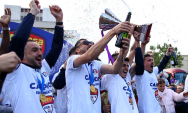Fotbaliștii care i-au jignit pe Nicușor Dan și pe alegătorii lui rămân fără primele de promovare