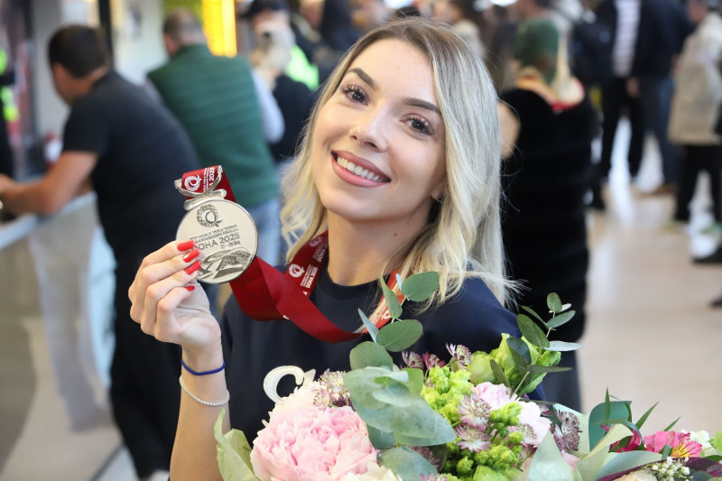 Bernadette Szocs cu medalia de argint de la Mondiale - FOTO Facebook Steaua Bucuresti