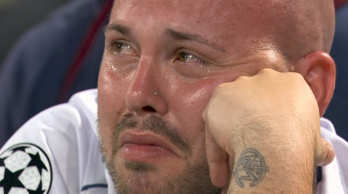 A început să plângă după golul marcat de Kvaratskhelia. Imaginile durerii de la finala Champions League