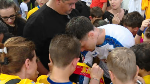 Au dat năvală la Mogoșoaia! ”Tricolorii” au fost încurajați de copii înaintea meciurilor din preliminariile CM 2026