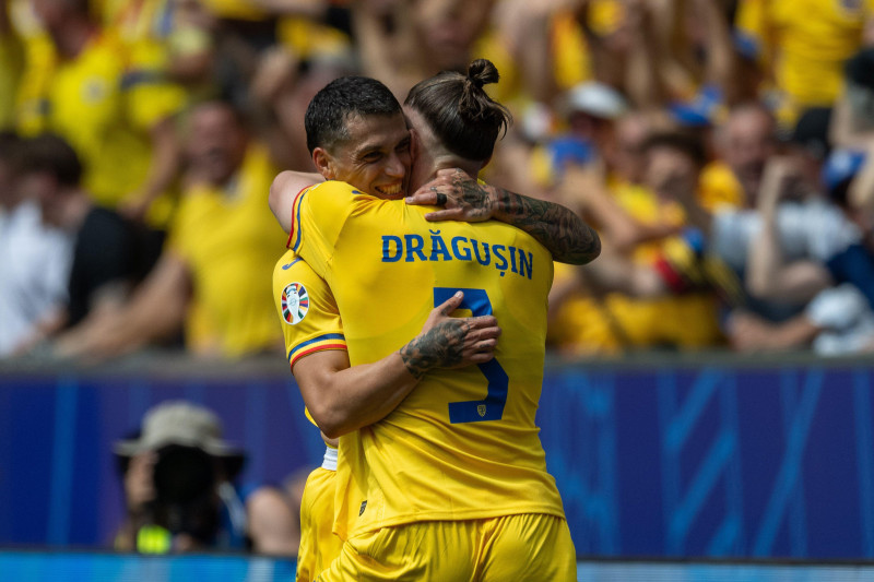 Tor zum 1:0 durch Nicolae Claudiu Stanciu (Rumaenien, #21), mit Marius-Mihai Marin (Rumaenien, #06) und Radu Matei Dragusin (Rumaenien, #03), GER, Rumaenien vs. Ukraine, Fussball Europameisterschaft, UEFA EURO 2024, Gruppe E, 1. Spieltag, 17.06.2024,