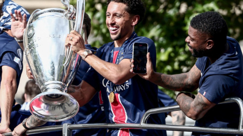 Imagini care vor rămâne în istorie! Ce s-a întâmplat cu trofeul Champions League când a ajuns în aeroport