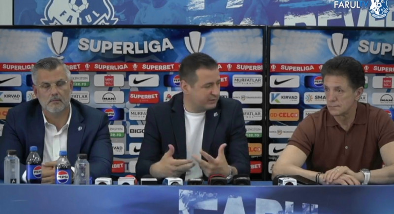 Tibi Curt, Ianis Zicu și Gică Popescu, la prezentarea noului antrenor de la Farul / Foto: Captură Digi Sport