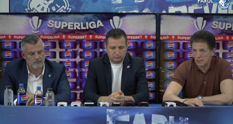 Tibi Curt, Ianis Zicu și Gică Popescu, la prezentarea noului antrenor de la Farul / Foto: Captură Digi Sport