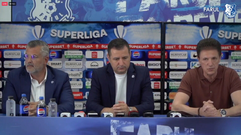 Tibi Curt, Ianis Zicu și Gică Popescu, la prezentarea noului antrenor de la Farul / Foto: Captură Digi Sport