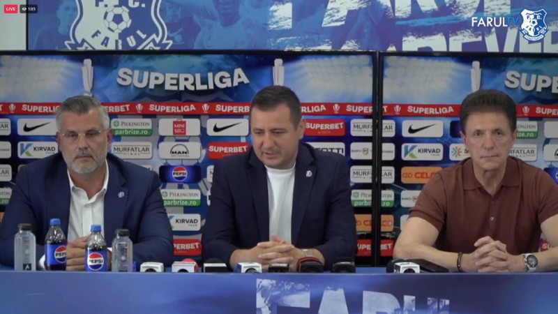 Tibi Curt, Ianis Zicu și Gică Popescu, la prezentarea noului antrenor de la Farul / Foto: Captură Digi Sport