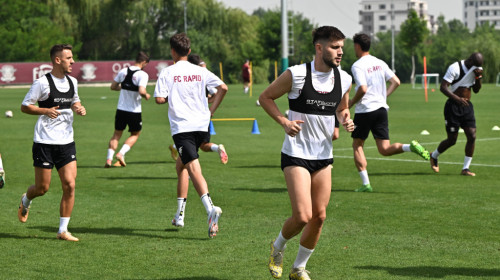 Era ca și dat afară de Rapid, dar totul se poate schimba! Ce se întâmplă cu fotbalistul care a prins doar 133 de minute tot anul