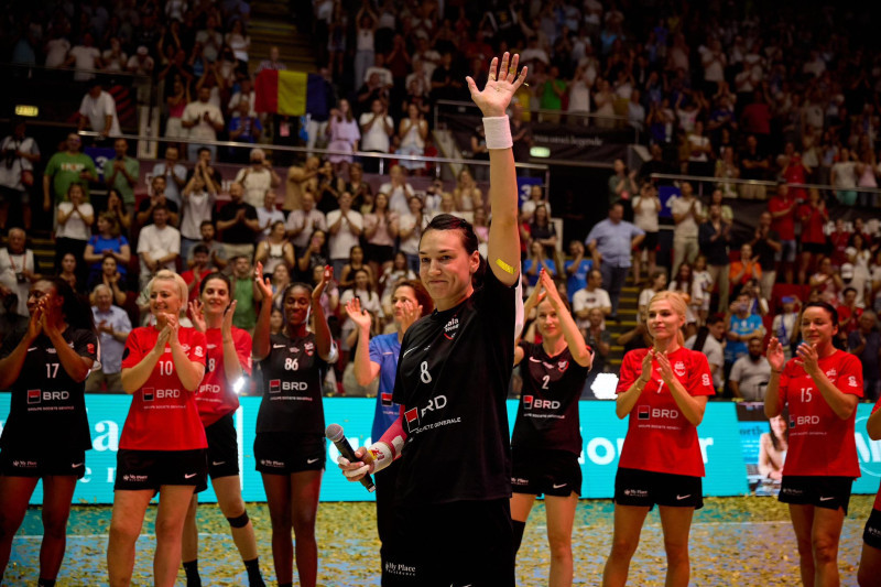 cristina neagu (2)