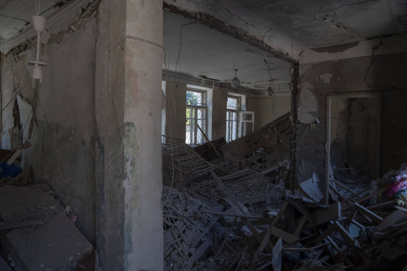Russia continues airstrikes against Ukraine's Donetsk region