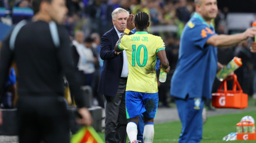 Lovitură primită de Carlo Ancelotti: Vinicius Junior!