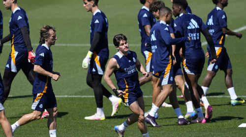 Real Madrid va deplasa o ”armată” de jucători la Mondialul Cluburilor! Lotul convocat de Xabi Alonso